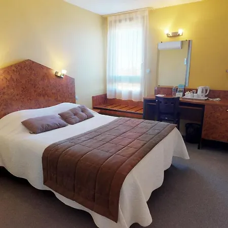 מלון Metrhotel Cambo