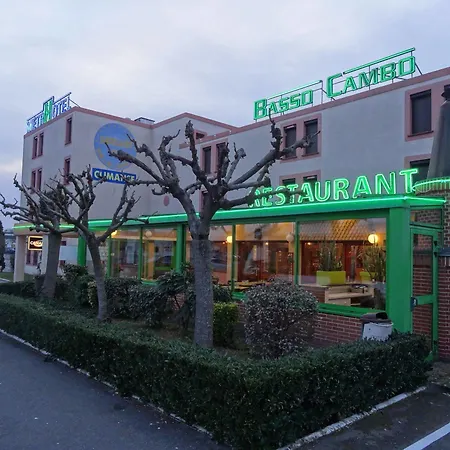 Metrhotel Cambo מלון