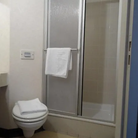 Metrhotel Cambo 2* טולוז