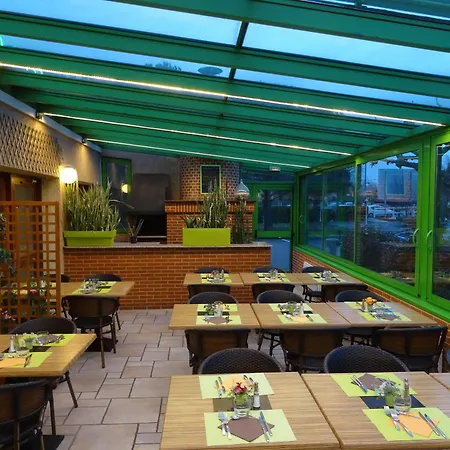 מלון Metrhotel Cambo
