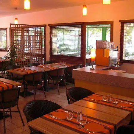 Metrhotel Cambo מלון 2*