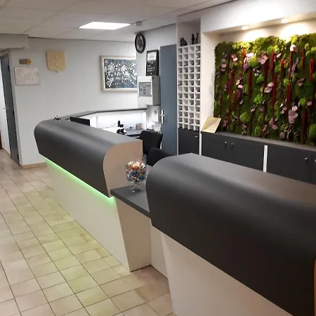 Metrhotel Cambo 2* טולוז
