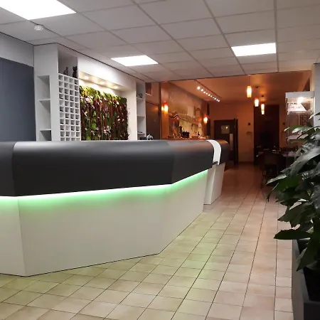 Metrhotel Cambo מלון